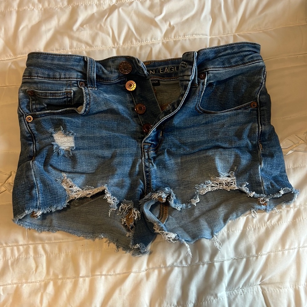 American Eagle women’s high rise shorts